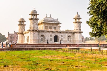 Overnight Taj Mahal and Agra Tour
