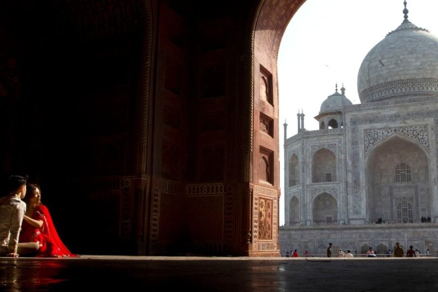Taj Mahal Tour for Honeymoon Couple